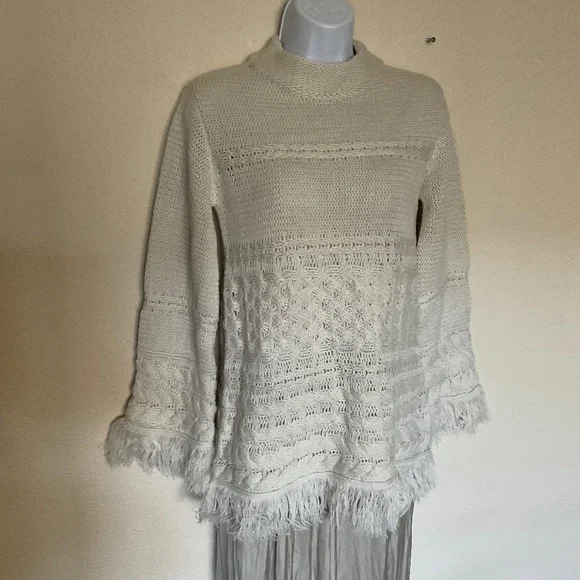 BB Dakota Heart Over Head Cable Knit Fringe Sweater in Oatmeal - Size S - Picture 8 of 10